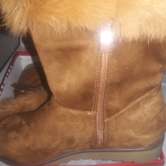 Boots - Picture 2 of 3